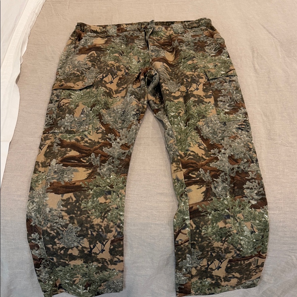 Men's King’s Camo Classic Six Pocket Pants in Desert Shadow - Size L Never Worn